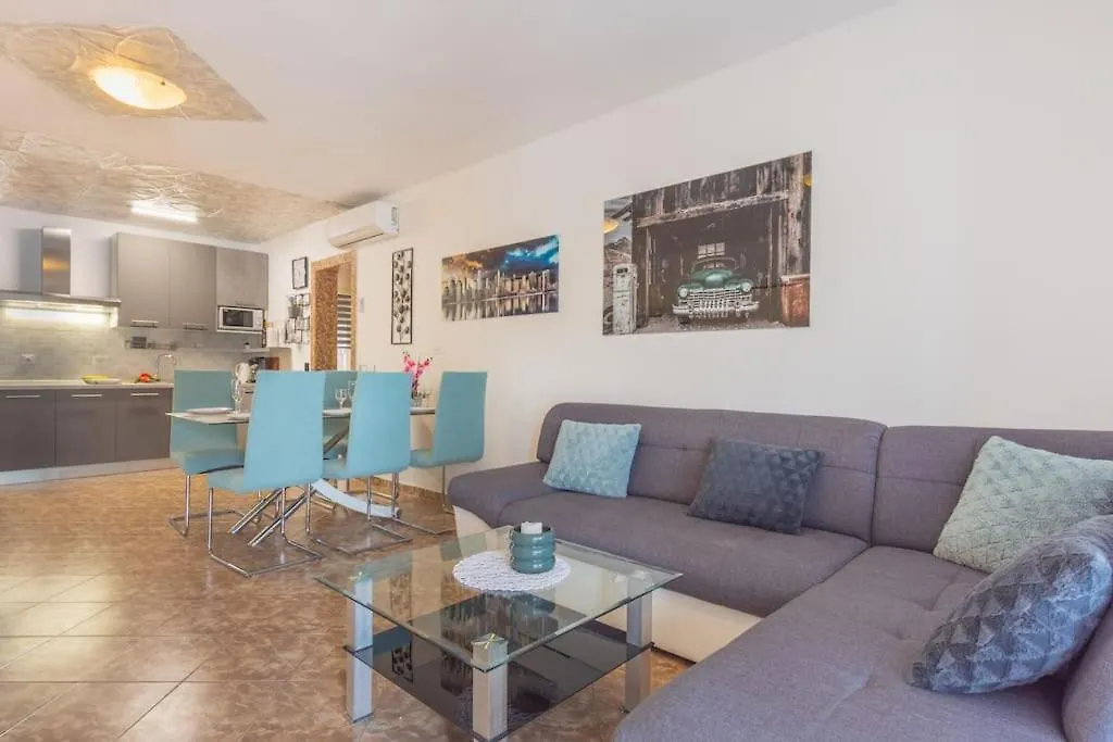 Vila House Edo Labin