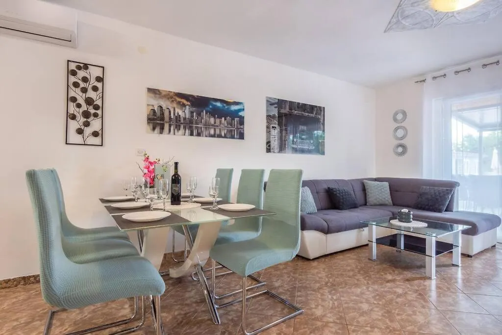 Vila House Edo Labin  Chorvatsko
