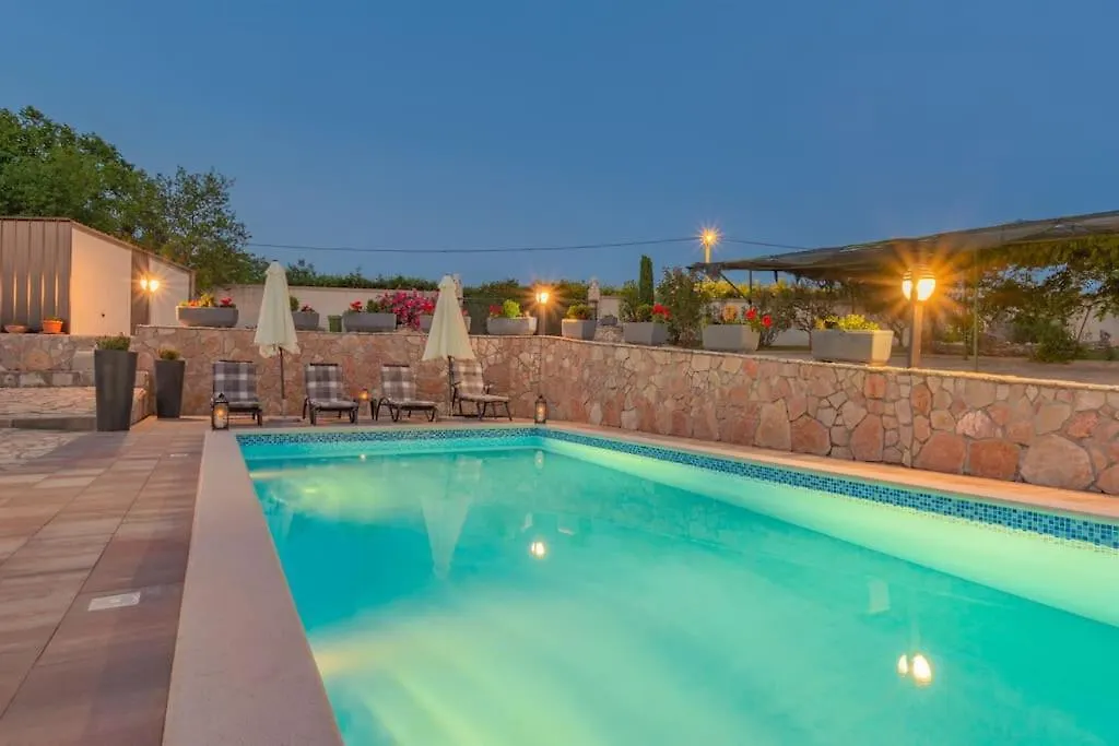 Vila House Edo Labin
